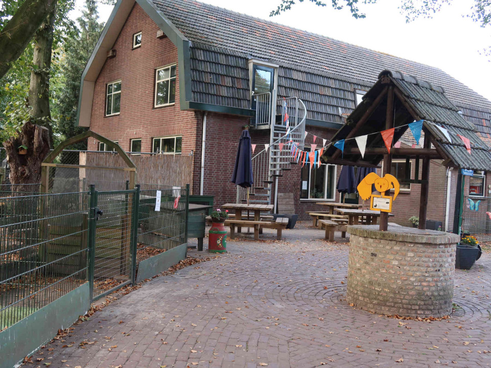 Pleintje van Kinderboerderij de Uilenburg in Hilvarenbeek